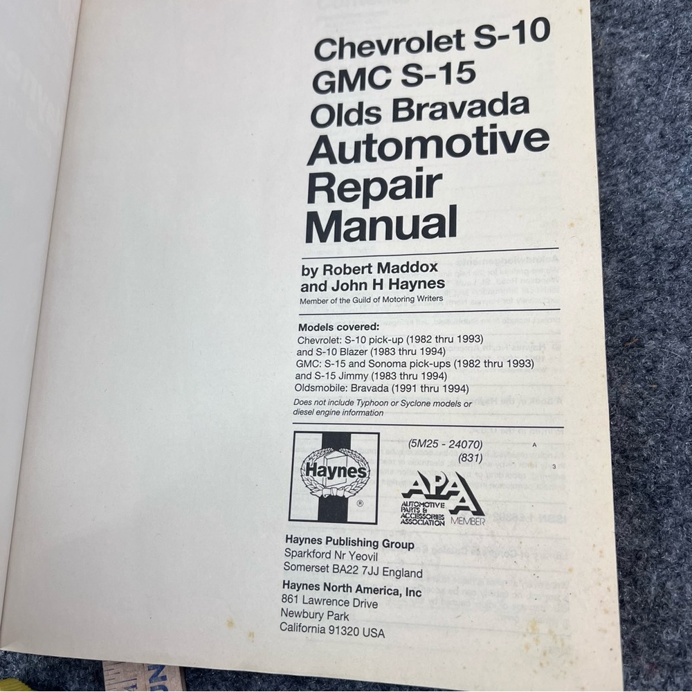 Haynes Repair Manual #24070 Chevrolet & GMC 1982-1993 S10 & S15 Pickups Blazer - Picture 5 of 6